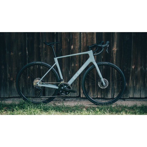 Cestno Kolo CUBE ATTAIN C:62 RACE 2026 skylightblue'n'cyan