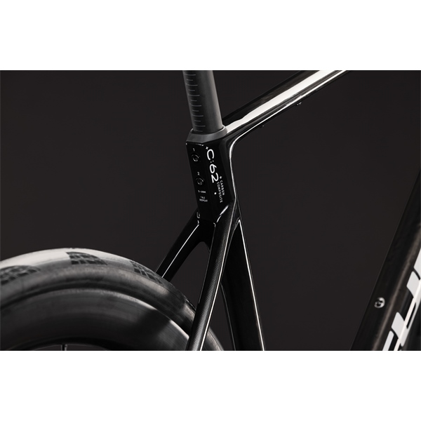 Cestno Kolo CUBE ATTAIN C:62 SLT carbon'n'white