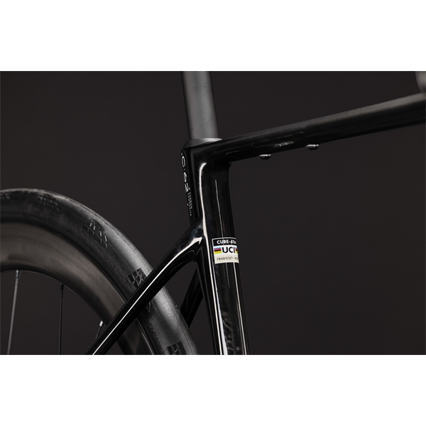 Cestno Kolo CUBE ATTAIN C:62 SLT carbon'n'white