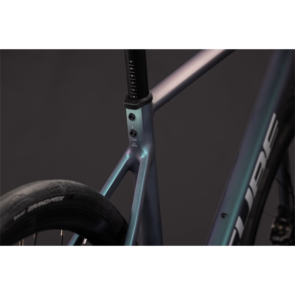 Cestno Kolo CUBE ATTAIN RACE smaragdgrey'n'white
