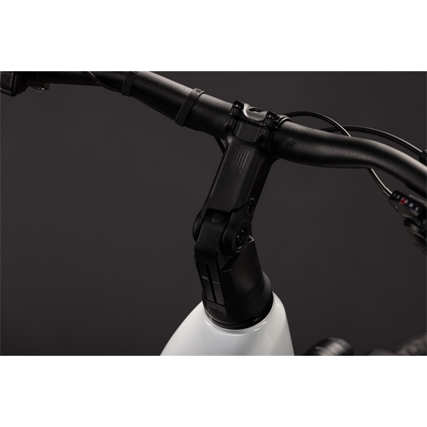 elektricno-kolo-cube-touring-hybrid-one-600-easy-entry-metallicwhitenchrome