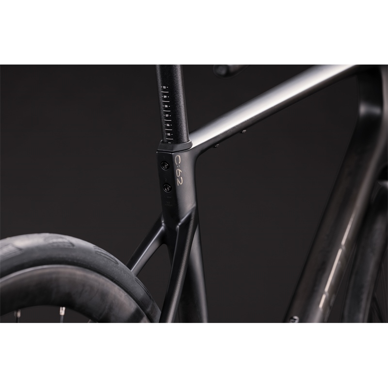 Cestno Kolo CUBE ATTAIN C:62 RACE carbon'n'coalchrome