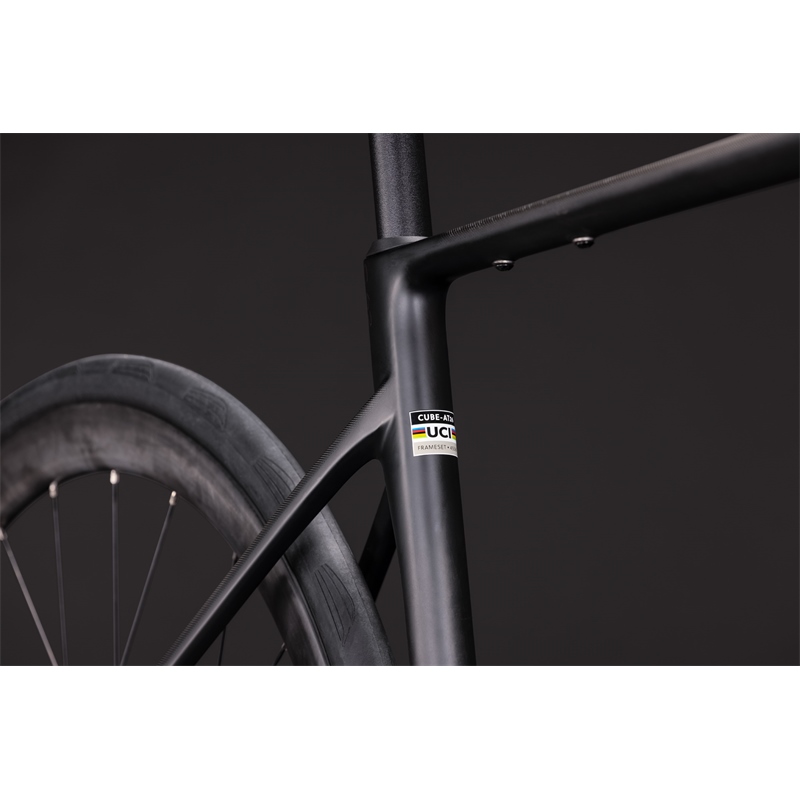 Cestno Kolo CUBE ATTAIN C:62 RACE carbon'n'coalchrome