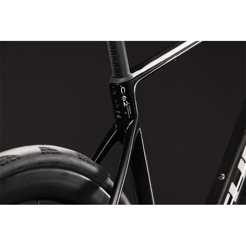 Cestno Kolo CUBE ATTAIN C:62 SLT carbon'n'white