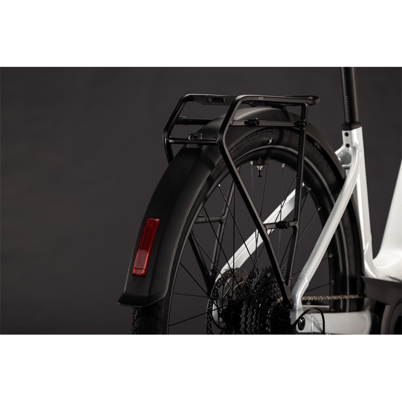 elektricno-kolo-cube-touring-hybrid-one-600-easy-entry-metallicwhitenchrome