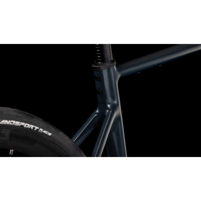 Cestno Kolo CUBE ATTAIN RACE Night'n'black 2025